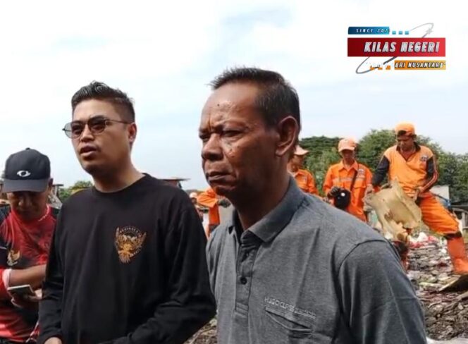 
Lurah Papanggo Bersama Camat Tanjung Priok dan Kasudin LH Tanjung Priok Turun Langsung Mengkordinir Kerja Bakti Pasca Kebakaran.