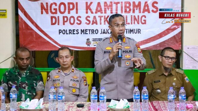
Duduk Bersama Warga, Kapolres Metro Jaktim gelar “Ngopi Kamtibmas” di Kel. Cipinang