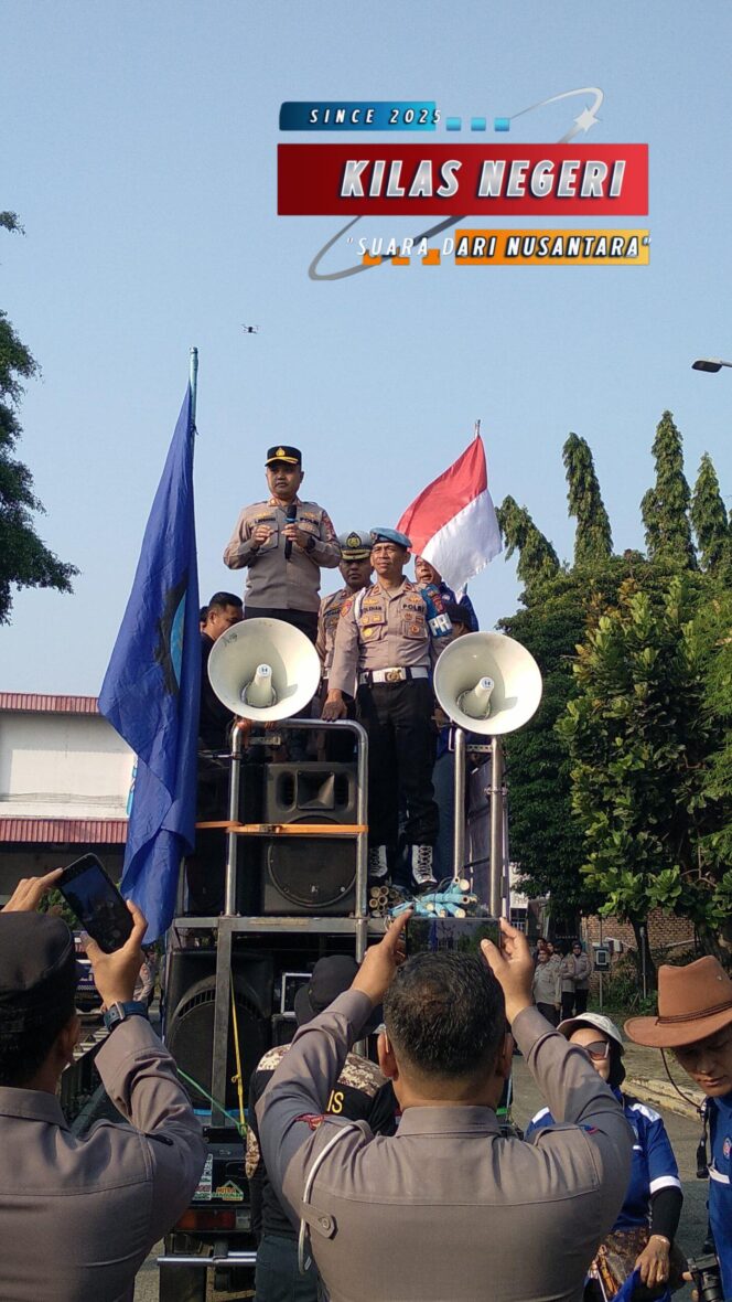 
1.500 Buruh FSP-RTMM SPSI DKI Jakarta Bergerak dari Ciracas ke Monas, Polisi Lakukan Pengamanan Ketat
