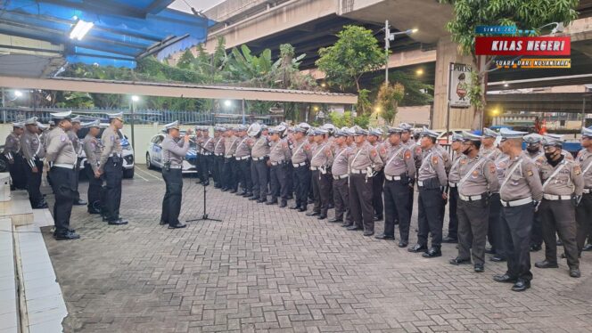 
Satlantas Jakarta Timur Gelar Apel Kesiapan Hadapi Hari Buruh Internasional 2025