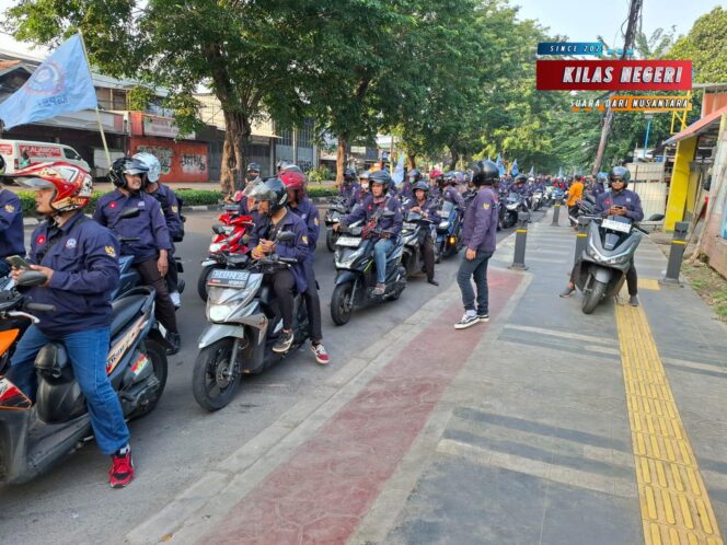 
Polsek Pulogadung Amankan Titik Kumpul Massa Buruh SPSI PT Hiba Utama Menuju Aksi May Day 2025