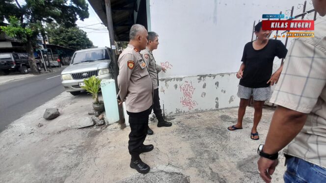 
Tindak Lanjut Laporan Warga, Polisi Cek Aksi Vandalisme di Bambu Apus