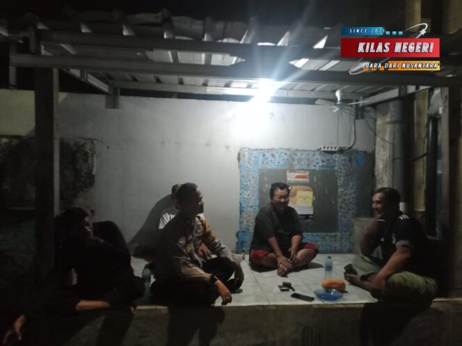 
Bhabinkamtibmas Cipinang Cempedak Sambangi Warga di Bhineka II, Sampaikan Imbauan Kamtibmas