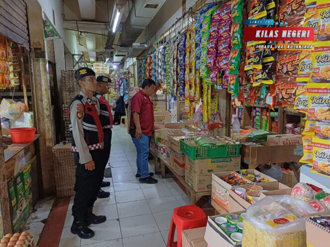 
Pemantauan Harga Sembako di Pasar Palmeriam, Ketersediaan dan Harga Stabil