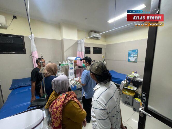 
Warga Pulogadung Temukan Bayi Laki-laki di Depan Rumah, Polisi Lakukan Penyelidikan