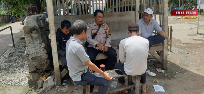 
Bhabinkamtibmas Kebon Pala Silaturahmi dengan Toga-Tomas, Ajak Warga Aktif Cegah 3C dan Tawuran