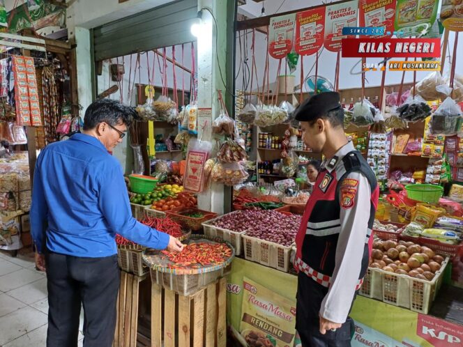 
Pemantauan Harga Sembako di Pasar Palmeriam: Harga Stabil, Beberapa Kebutuhan Alami Kenaikan