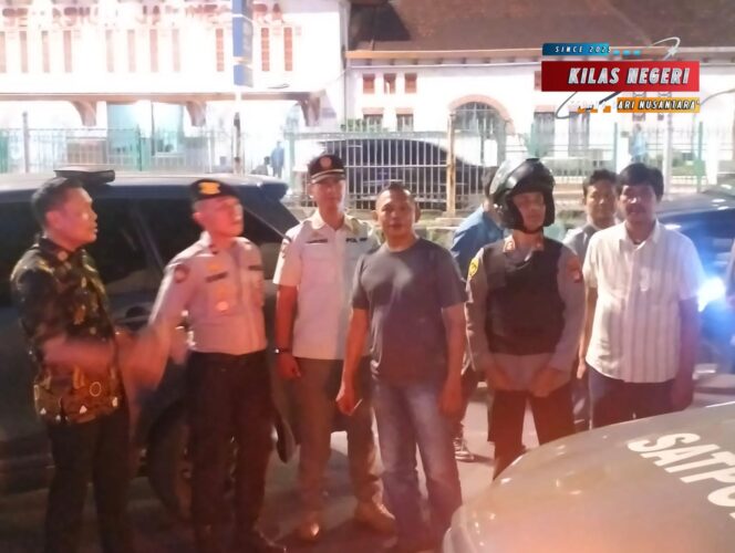 
OPS BRANTAS JAYA 2025: POLRES METRO JAKARTA TIMUR TERTIBKAN ATRIBUT ORMAS DI RUANG PUBLIK