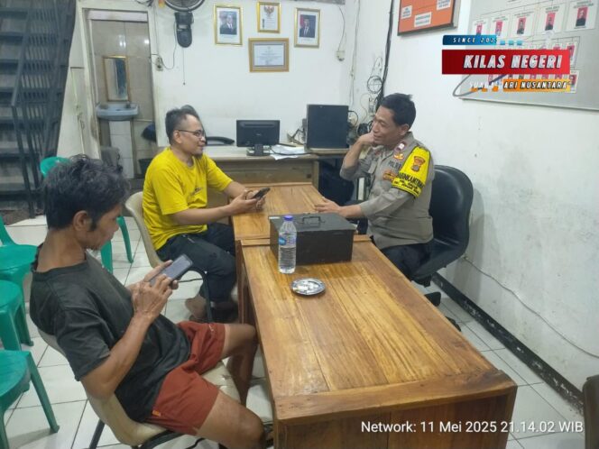 
Polisi Hadir di Tengah Warga, Patroli dan Sambang Sekretariat RW 04 Galur
