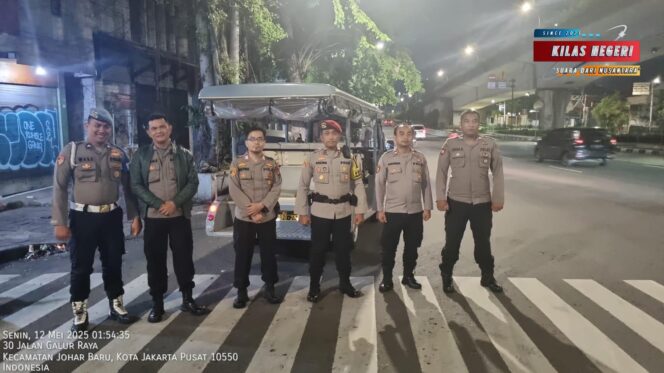 
Patroli Cipta Kondisi, Polsek Johar Baru Sisir Titik Rawan Gangguan Kamtibmas