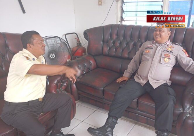 
Polisi Sambangi Komplek BRI Rawasari, Berikan Imbauan Waspada Kejahatan