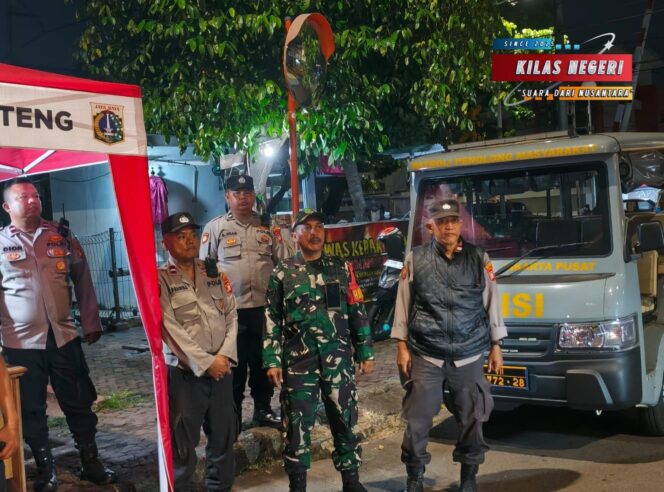 
Sinergi 3 Pilar Menteng Gelar Patroli Bersama Di Menteng Tenggulun, Antisipasi Gangguan Kamtibmas Dan Tawuran Warga