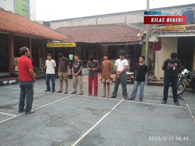 
Polisi Amankan 9 Remaja dan Sajam di Halim, Diduga Hendak Tawuran Dini Hari