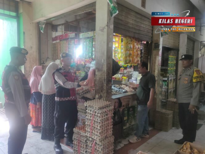 
Polsek Matraman Pantau Stabilitas Harga Sembako di Pasar Palmeriam