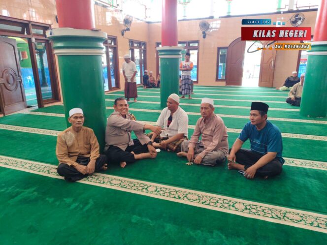 
Polsek Cakung Gelar Safari Religi di Masjid Jami As-Salam, Sampaikan Pesan Kamtibmas dan Dukung Program Asta Cita