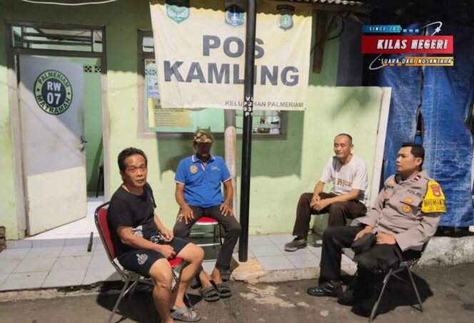 
Bhabinkamtibmas Palmeriam Sambangi Pos Siskamling, Ingatkan Warga Waspadai Tawuran dan Curanmor