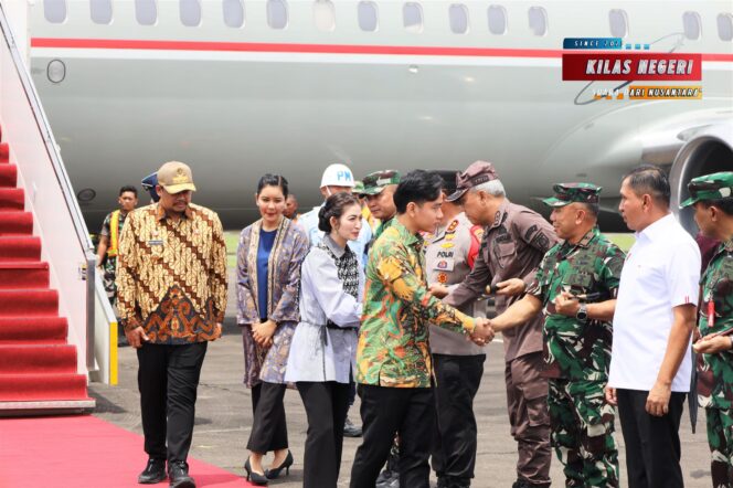 
Komandan Lantamal I Sambut Kedatangan Wakil Presiden RI di Medan