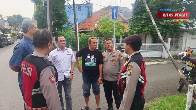 
Penertiban Gardu Ormas FBR di Matraman Berjalan Kondusif, Aparat Gabungan Bergerak Tegas dan Humanis