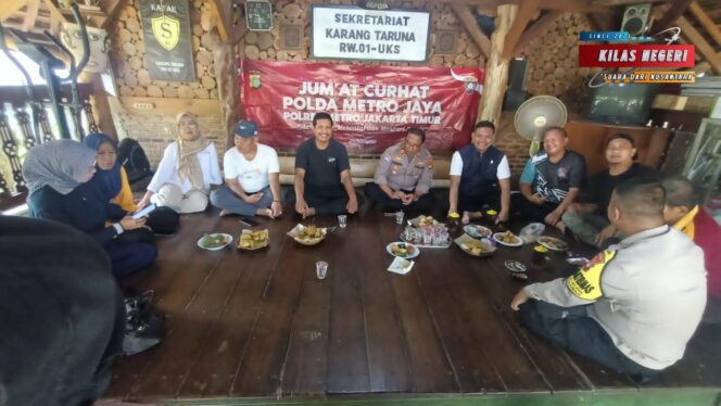 
Jumat Curhat Polsek Matraman, Warga Sampaikan Keluhan dan Dapatkan Imbauan Kamtibmas Langsung dari Polisi