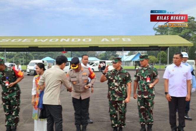 
Wadan Lantamal I Turut Serta Antar Keberangkatan Wakil Presiden RI