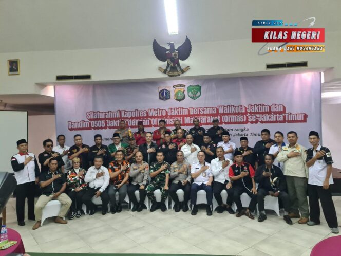 
Bang Japar Jakarta Timur Dukung Penuh Kapolres Metro Jakarta Timur Untuk Menata Posko Ormas di Jakarta Timur Dialihfungsikan Jadi Pos Kamling dan Pos Pantau Anti Tawuran.