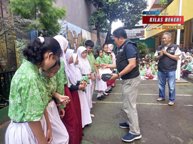 
POLRES METRO JAKARTA TIMUR GELAR PENYULUHAN BAHAYA NARKOBA DI SDN 01 BALIMASTER JATINEGARA
