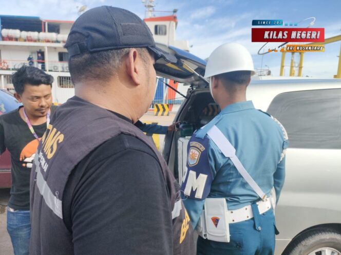 
Sinergitas Bea Cukai dan TNI AL Amankan Rokok Non Cukai Tanpa Tuan di Pelabuhan Punggur Batam