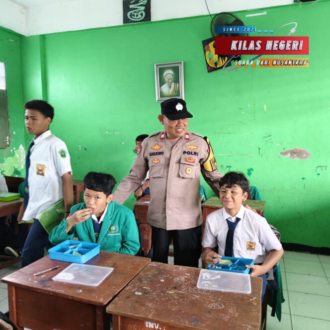 
Polsek Cakung Monitoring Program Makan Bergizi, 3.074 Siswa di Penggilingan Terima Asupan Sehat dari Pemerintah