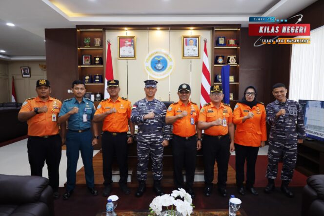 
Perkuat Kerjasama dan Sinergi Dalam Operasi Kemanusiaan, Danlanal Dumai Sambut Kunjungan Kepala Kantor SAR Pekanbaru