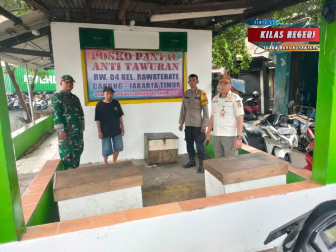 
Pengecatan Posko FBR Gardu 022 Berjalan Lancar, Polisi Apresiasi Sikap Kooperatif