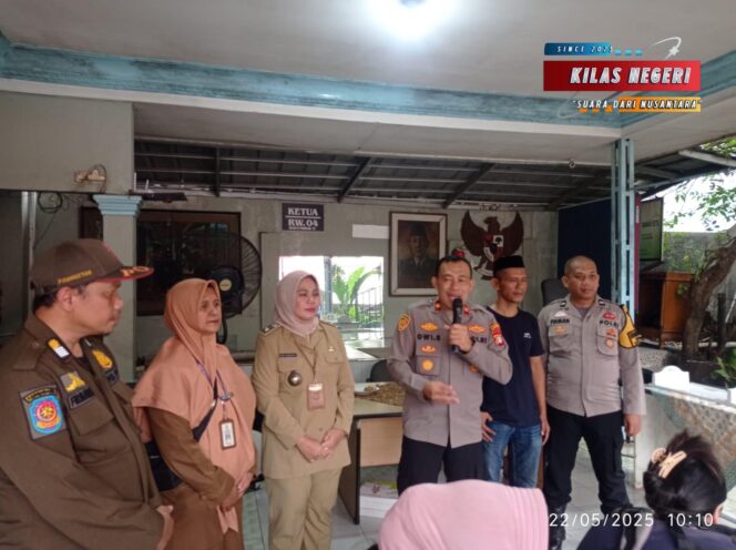 
Kapolsek Cipayung Sambang Kamtibmas ke Kelurahan Setu, Dorong Sinergi Warga Jaga Lingkungan Aman