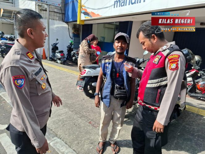 
Operasi Berantas Jaya 2025: Enam Preman Berkedok Juru Parkir Diamankan di Pulogadung