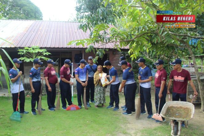 
KRI Teluk Amboina-503 Unsur Kolinlamil Gelar Bhakti Sosial Sebagai Bentuk Kepedulian Terhadap Masyarakat