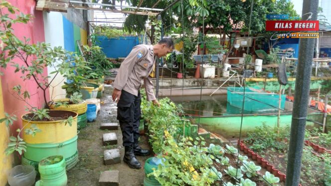 
Dukung Program ASTA CITA, Bhabinkamtibmas Utan Kayu Utara Tinjau Lahan Ketahanan Pangan Polsek Matraman