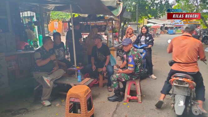 
Sinergi 3 Pilar di Pasar Embrio, Bhabinkamtibmas Kelurahan Makasar Perkuat Antisipasi Guantibmas dan Tawuran