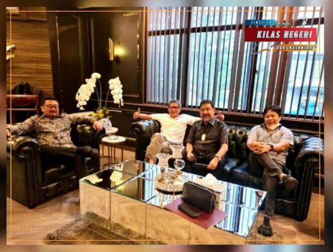 REGRESI DI TENGAH TRANSISI
