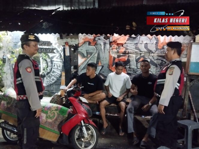 
Polsek Matraman Himbau Remaja Jaga Kamtibmas Lewat Patroli Dialogis Dini Hari
