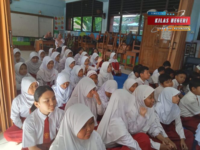 
Sat Binmas Polres Metro Jaktim Gencar Beri Penyuluhan ke Pelajar SD, Tekan Kenakalan Remaja Sejak Dini