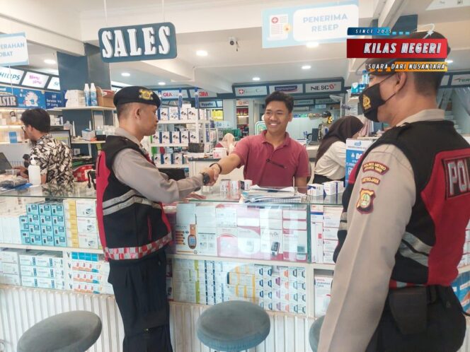 
Samapta Polsek Matraman Sambangi Kumara Health, Sampaikan Pesan Kamtibmas ke Karyawan