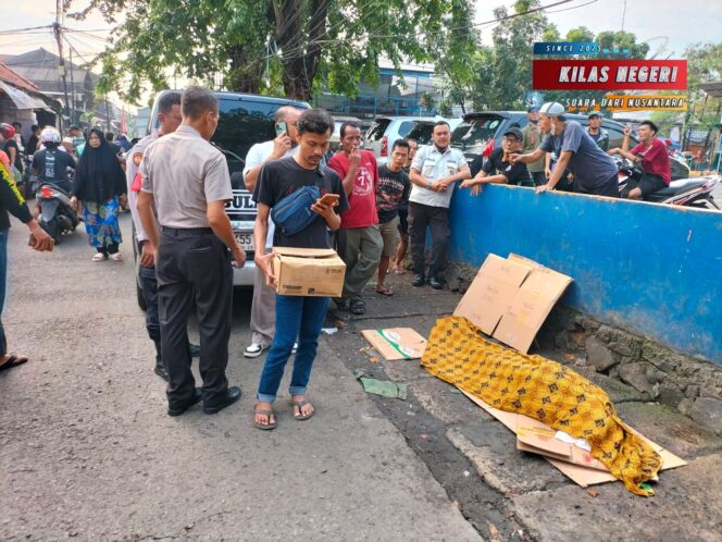 
Diduga Akibat Sakit, Seorang Kuli Panggul Meninggal Dunia di Sekitar Pasar Enjo
