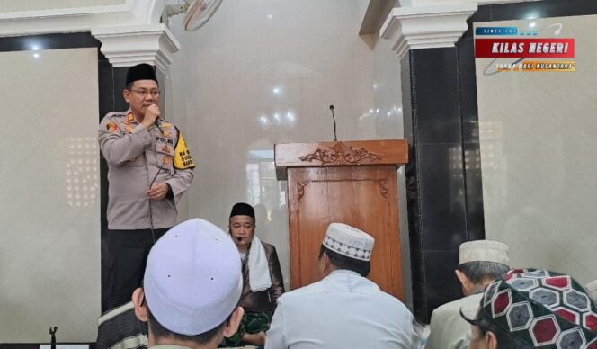 
Kapolsek Duren Sawit Ajak Jamaah Masjid Al Magfirah Aktif Cegah Tawuran dan Kriminalitas