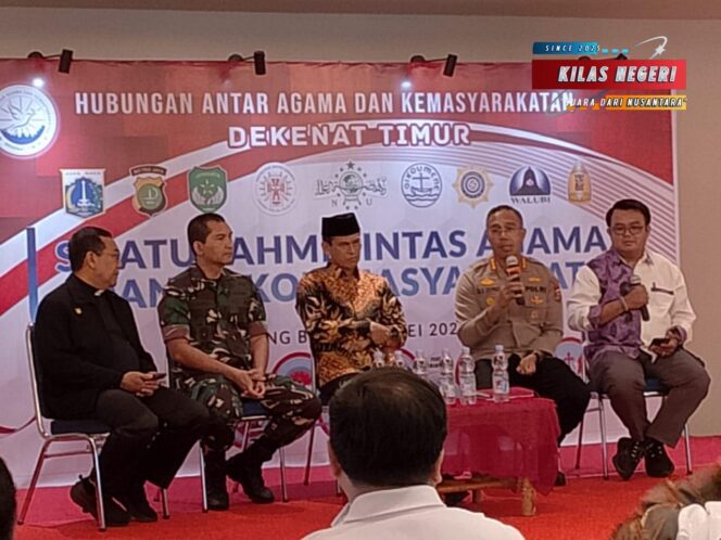 
Kapolres Metro Jaktim dan Muspika Hadiri Silaturahmi Lintas Agama di Gereja Paroki Kalvari Lubang Buaya