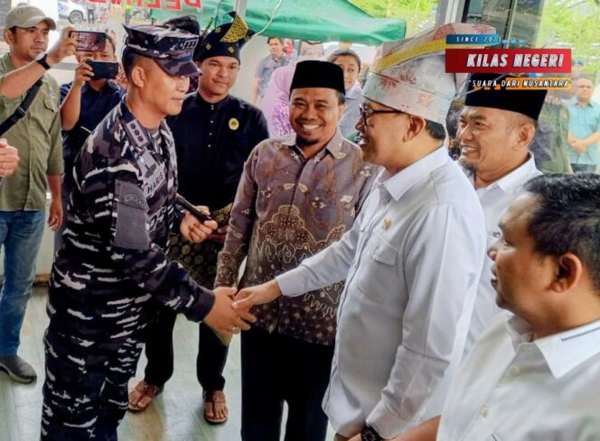 
Kolaborasi dan Sinergi Efektif Untuk PMI, Danlanal Bersama Gubernur Riau Dampingi Menteri P2MI Tinjau Fasilitas Pelayanan PMI di Pelabuhan Internasional Dumai