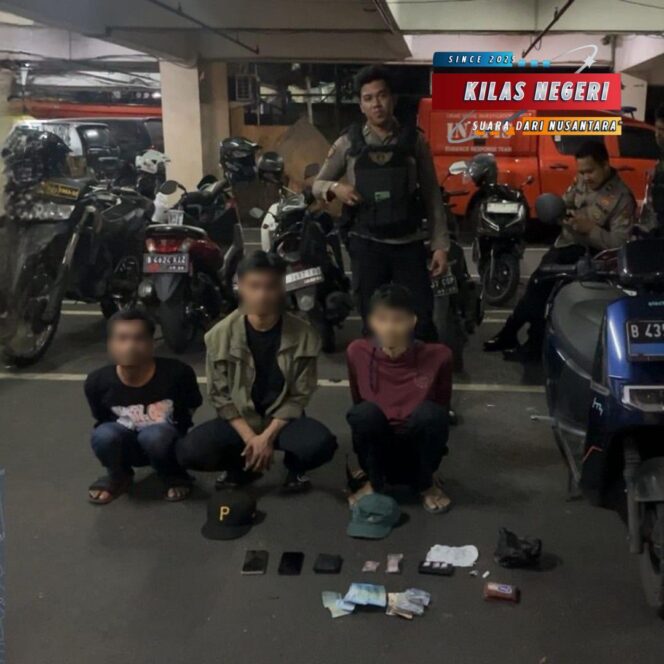 
Cegah Tawuran dan Narkoba, Sat Samapta Polres Metro Jakarta Timur Gencarkan Patroli Malam