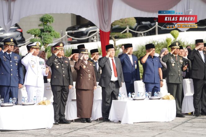 
Perkuat Nasionalisme Dengan Nilai Luhur Pancasila, Danlanal Dumai Bersama Prajurit Ikuti Upacara Hari Lahir Pancasila