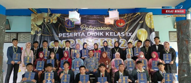 Suasana Haru dan Gembira Warnai Perpisahan Siswa SMPN 246 Jakarta Timur