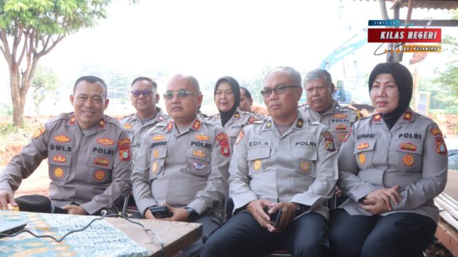 
POLRES METRO JAKARTA TIMUR GELAR GLADI BERSIH PANEN RAYA SERENTAK DUKUNG PROGRAM KETAHANAN PANGAN NASIONAL