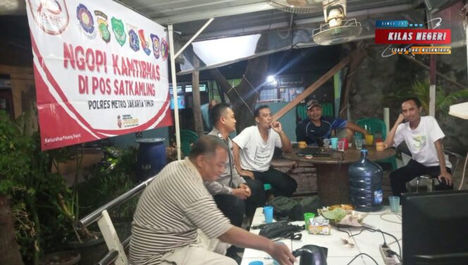 
Pererat Silaturahmi, Polsek Makasar Gelar “Ngopi Kamtibmas” Bersama Warga dan Tiga Pilar