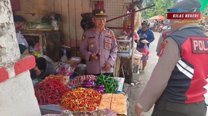 
Polsek Matraman Pantau Harga Sembako di Pasar Palmeriem, Sejumlah Komoditas Alami Kenaikan