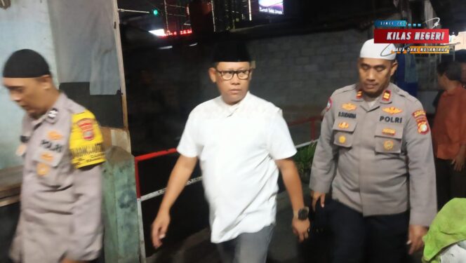 
Kapolsek Kramatjati Silaturahmi Idul Adha ke Tokoh Betawi di Cililitan, Pererat Hubungan dengan Masyarakat